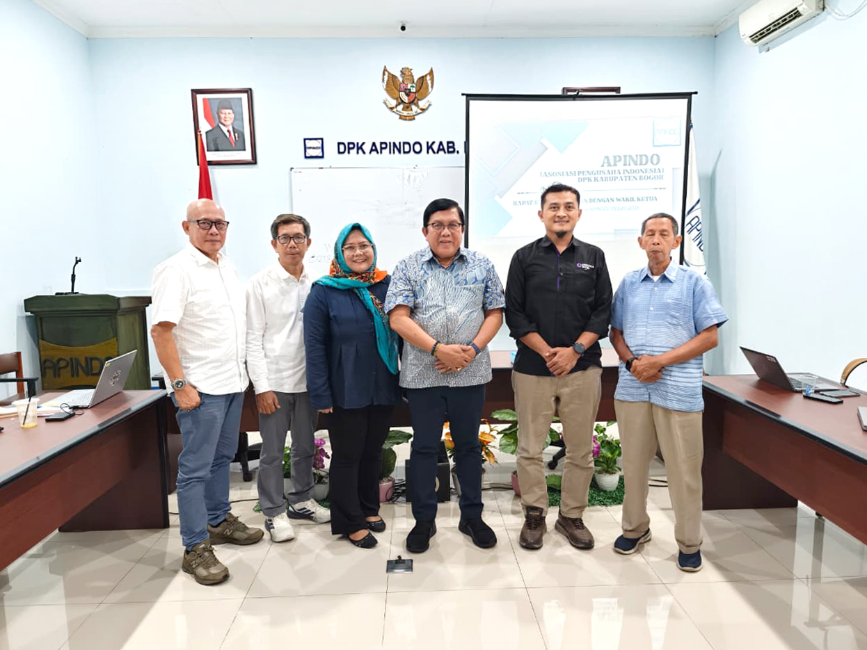 Rapat Rutin (3 Bulan) dengan Wakil Ketua dan Sekretaris Eksekutif DPK APINDO Kabupaten Bogor membahas Program yang telah berjalan dan yang akan dijalankan.